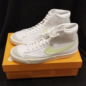 NIKE W BLAZER MID '77 Women's Size 11.5 / Men's Size 10